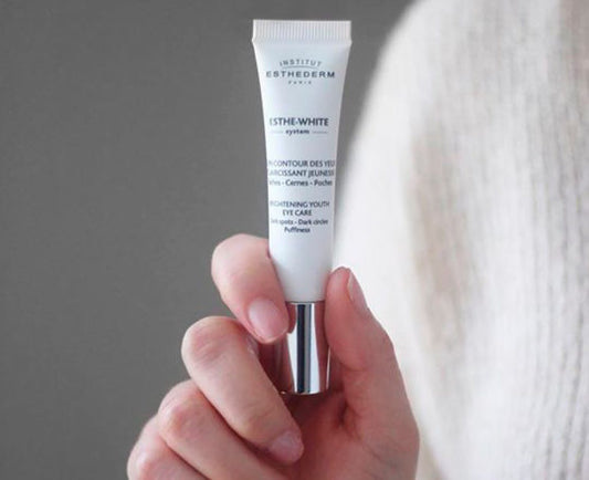Soin illuminateur jeunesse contour des yeux